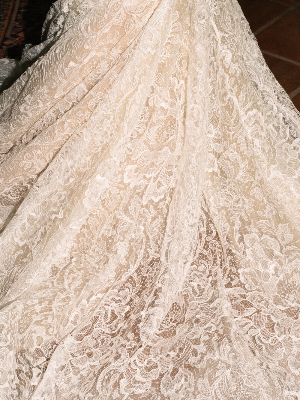 Vera Wang Ivory Lace Wedding Dress Skirt